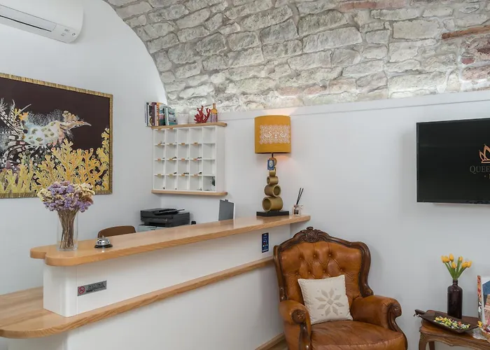 Bosa Queen House