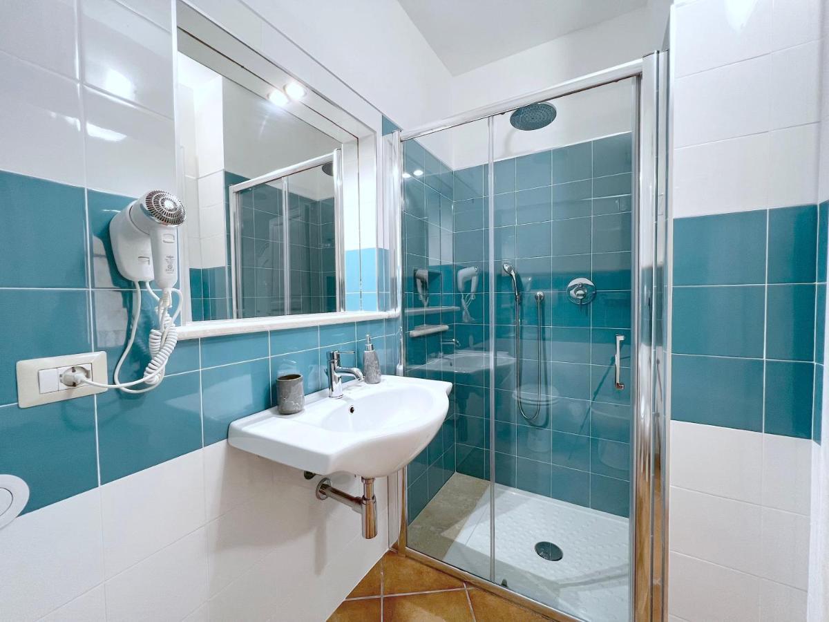 Hotel Queen House Bosa