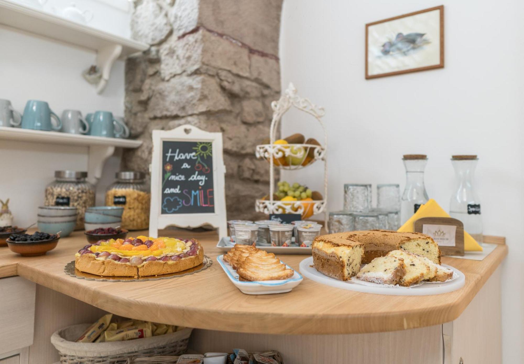 Queen House Hotel Bosa