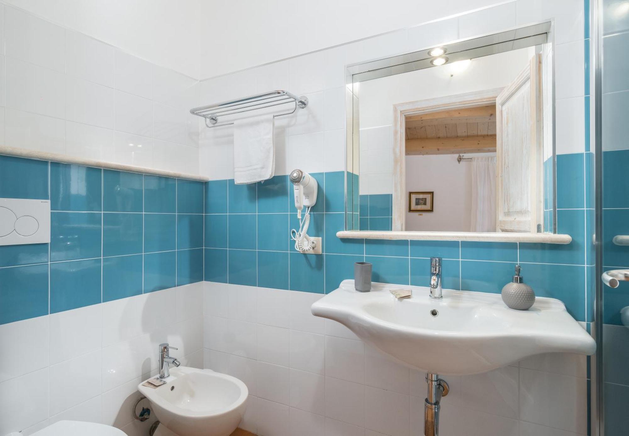 Queen House Hotel Bosa