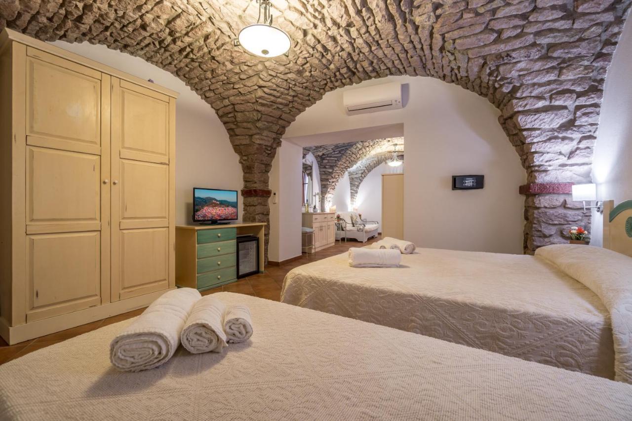 Queen House * Bosa